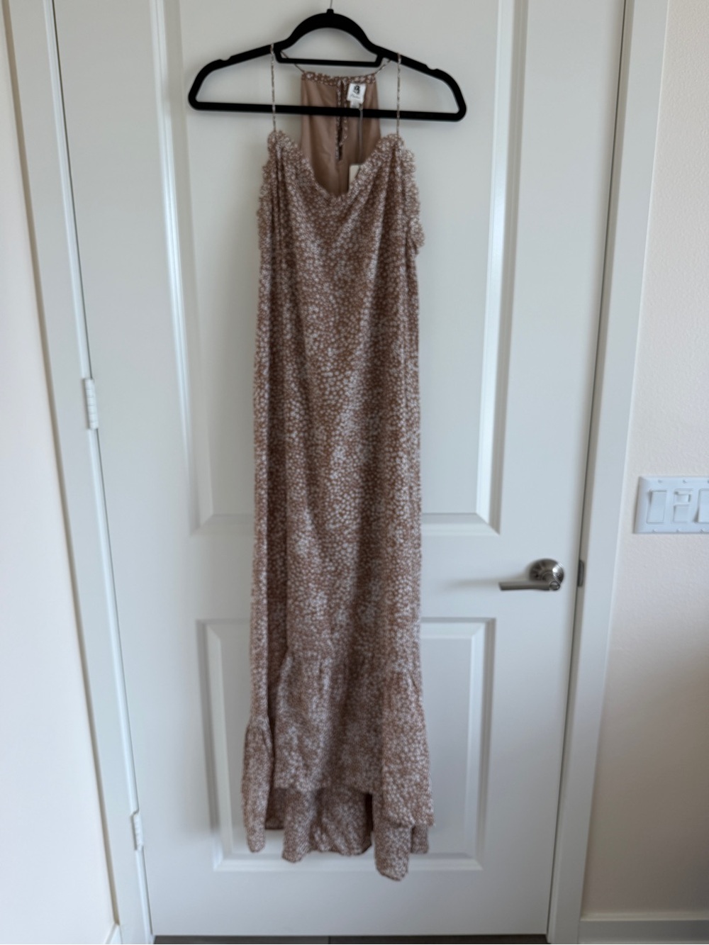 Vici Women’s Maxi Dress in Beige Floral Print